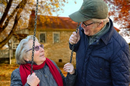 How Do Seniors Adjust to Independent Living Communities?